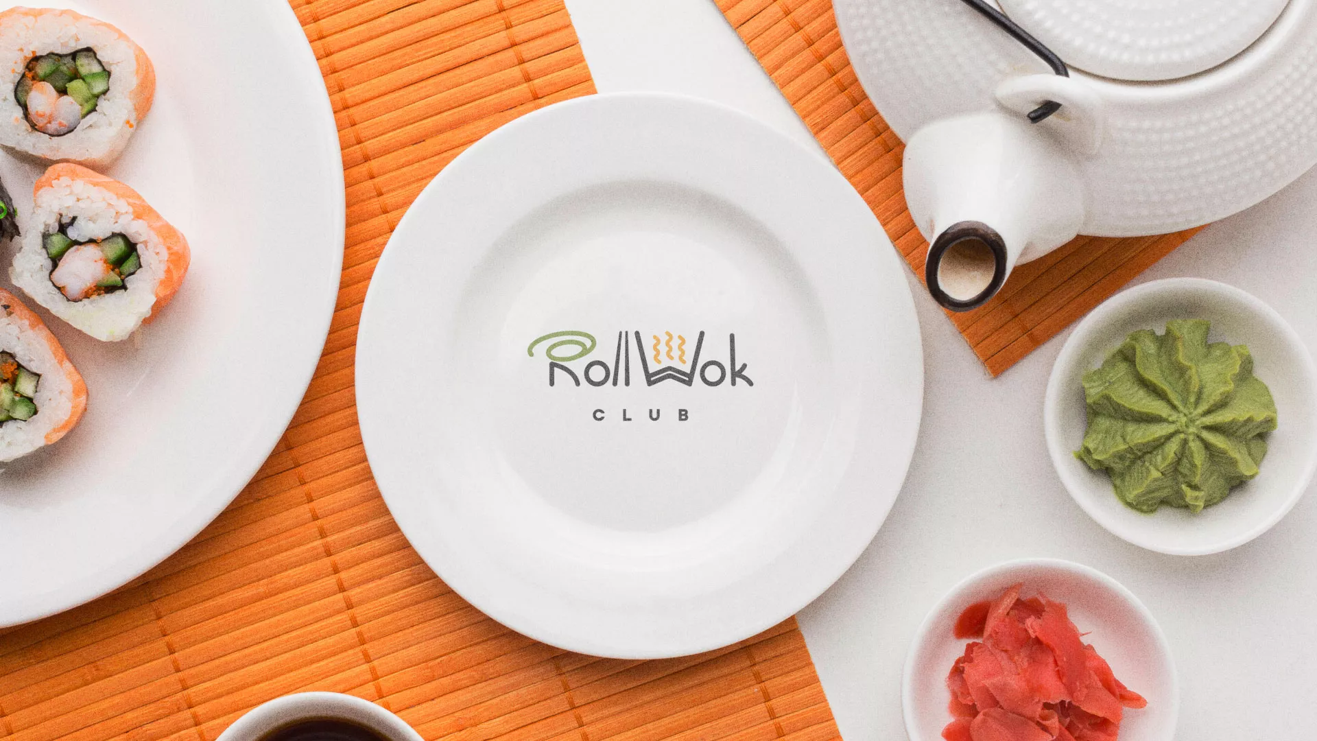 Разработка логотипа и фирменного стиля суши-бара «Roll Wok Club» в Железногорске